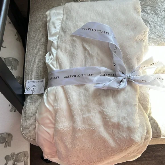 Little Giraffe Cream Satin-Trim baby Blanket - Picture 2 of 2